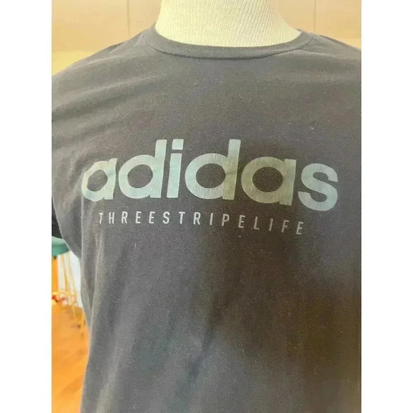 ADIDAS MENS SIZE LARGE TSHIRT BLACK AND GREEN - Picture 2 of 5